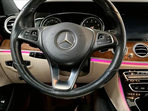 Certified 2017 Mercedes-Benz E 300 4MATIC image 25