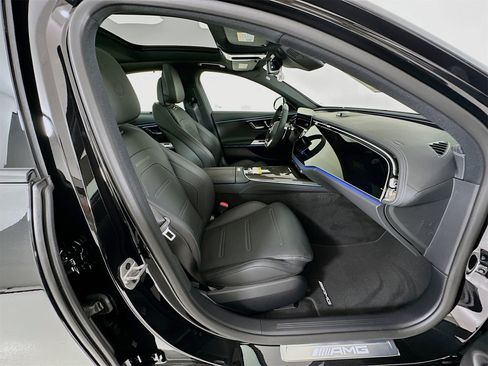 New 2026 Mercedes-Benz E 53 AMG e 4MATIC Sedan image 32