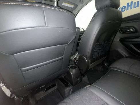 Used 2021 Chevrolet Trax LT FWD image 44