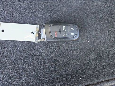 Used 2019 Jeep Cherokee Limited w/ Trailer Tow Group AWD/4WD image 13