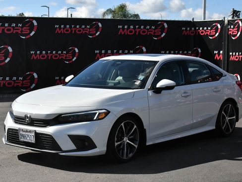 Used 2024 Honda Civic Touring image 3