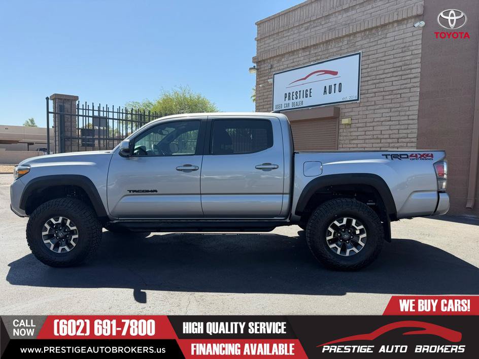 Used 2021 Toyota Tacoma TRD Off-Road w/ Technology Package AWD/4WD image 15