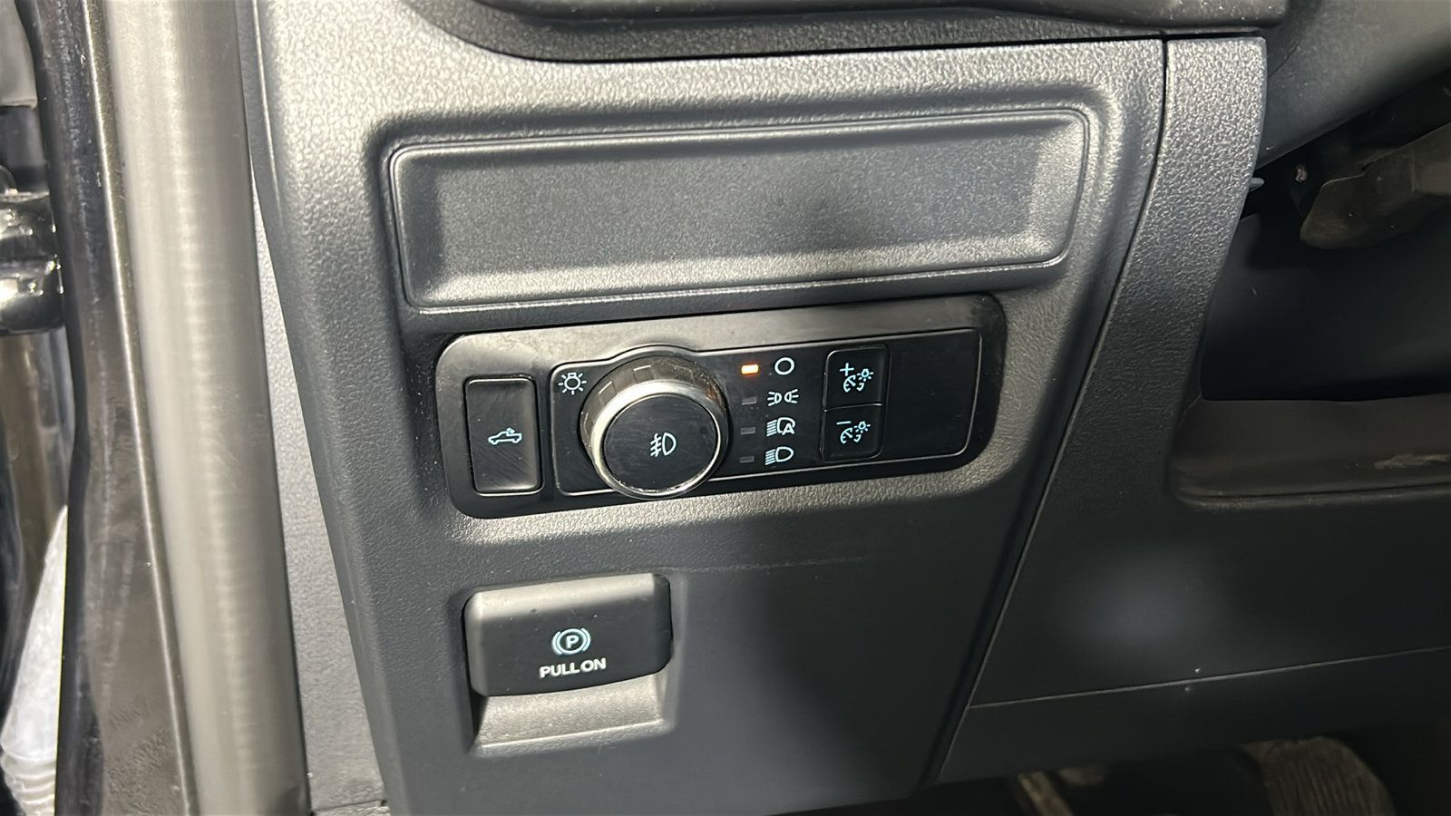 Used 2024 Ford F150 STX w/ Equipment Group 201A FX4 AWD/4WD image 23