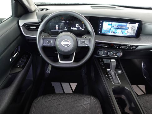 Certified 2025 Nissan Kicks SV w/ Charging Package image 33