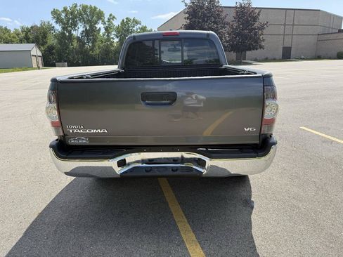 Used 2011 Toyota Tacoma 4x4 Access Cab V6 w/ TRD Off-Road Pkg image 6