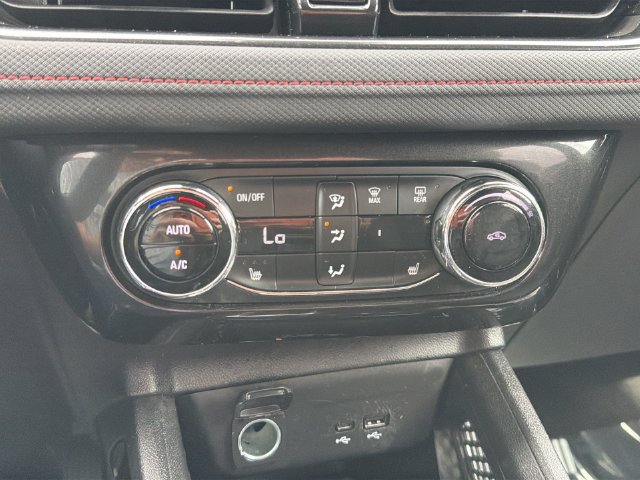 Used 2025 Chevrolet TrailBlazer RS w/ Convenience Package FWD image 21