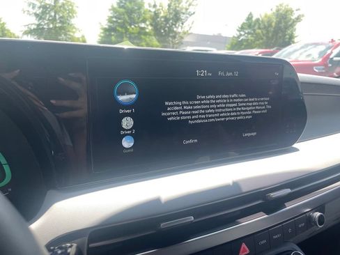 Used 2025 Hyundai Palisade SEL FWD image 14