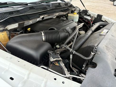 Used 2018 RAM 2500 Tradesman w/ Chrome Appearance Group image 25