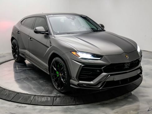 Used 2022 Lamborghini Urus AWD/4WD image 29
