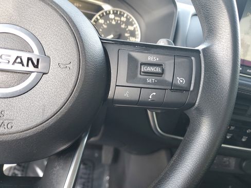 Used 2021 Nissan Rogue S image 27