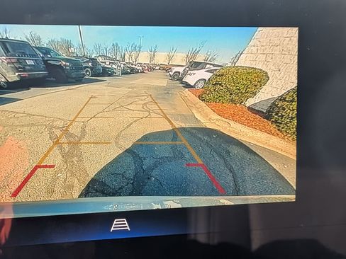 Certified 2025 Chevrolet Trax LT w/ LT Convenience Package image 28