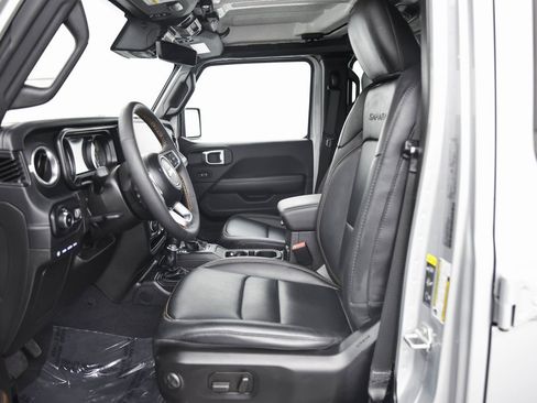 Used 2024 Jeep Wrangler Unlimited Sahara w/ Technology Group image 10