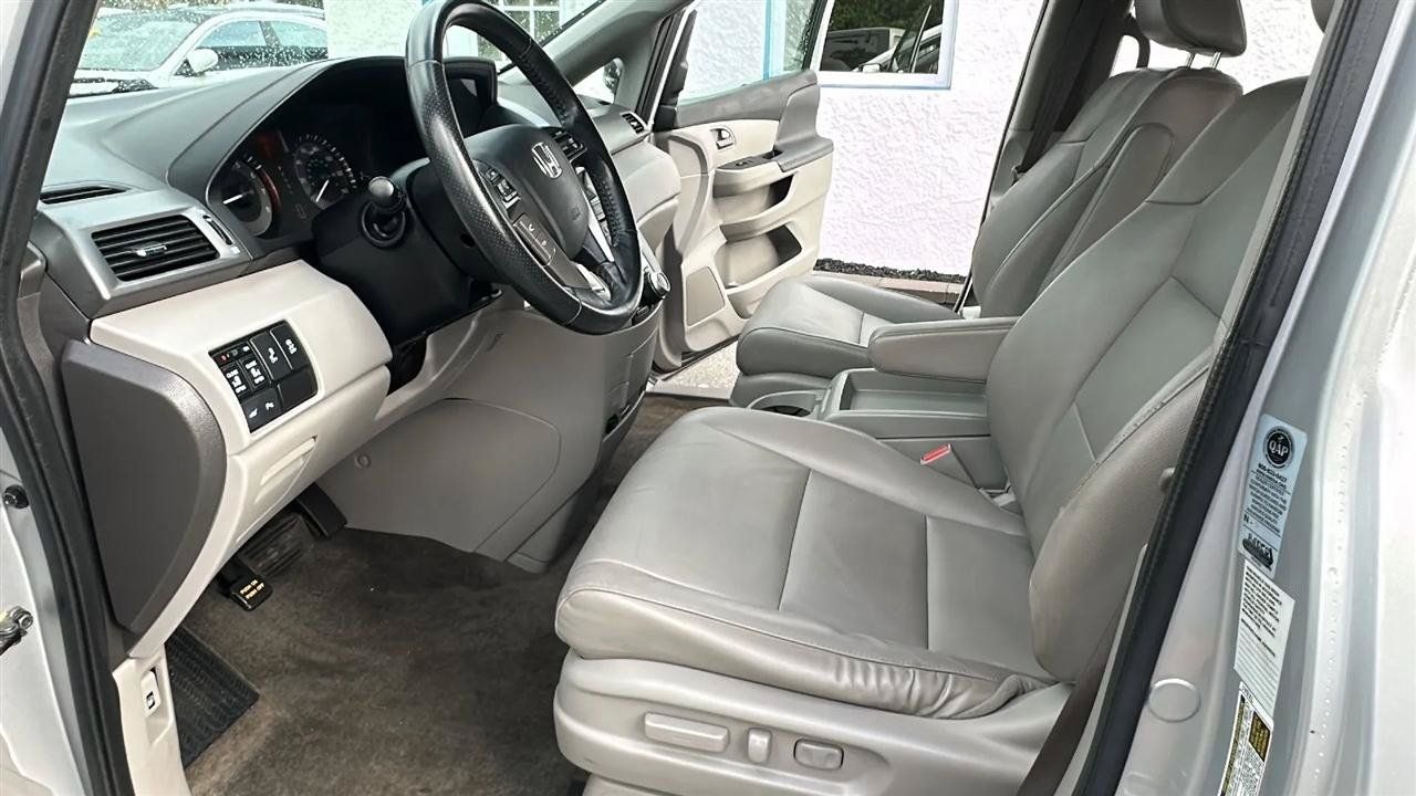 Used 2013 Honda Odyssey Touring image 19