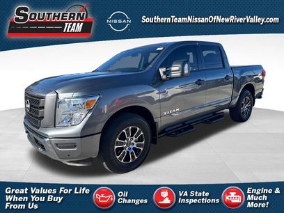 Used 2024 Nissan Titan SV w/ SV Convenience Package