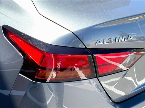 Used 2020 Nissan Altima 2.5 SR w/ Premium Package image 29