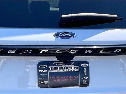 Certified 2025 Ford Explorer Active RWD image 8