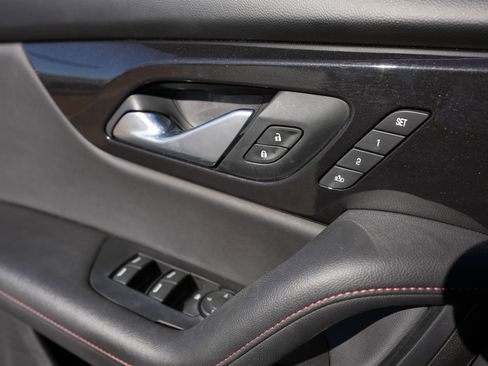 Used 2021 Chevrolet Blazer RS w/ Enhanced Convenience Package image 21