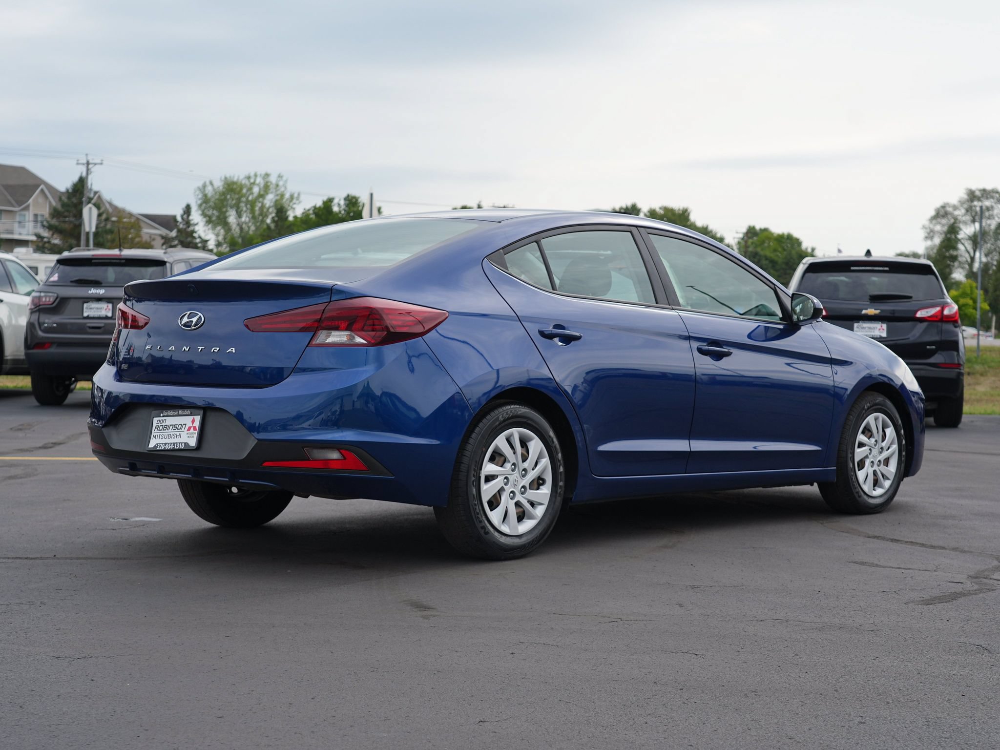 Used 2019 Hyundai Elantra SE FWD image 3