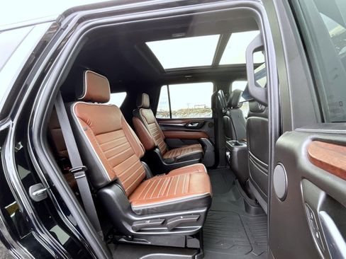 Certified 2023 GMC Yukon Denali Ultimate image 14