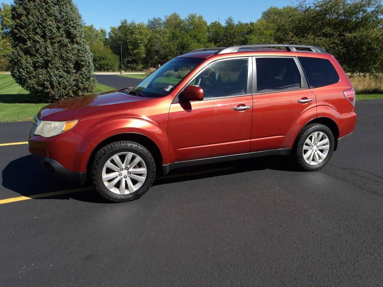 Used 2011 Subaru Forester 2.5X Limited AWD/4WD image 1