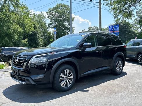 Certified 2023 Nissan Pathfinder SL w/ Black Appearance Package AWD/4WD image 5
