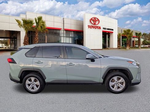 Used 2019 Toyota RAV4 XLE w/ Convenience Package image 4