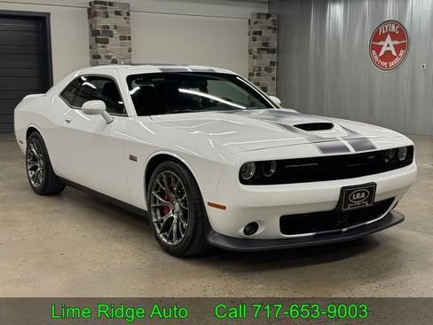 Used 2016 Dodge Challenger SRT w/ Technology Group image 1