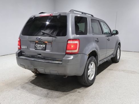 Used 2011 Ford Escape XLT w/ Class II Trailer Tow Pkg AWD/4WD image 2