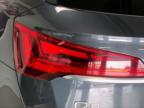 Used 2021 Audi Q5 2.0T Premium Plus w/ Premium Plus Package AWD/4WD image 29