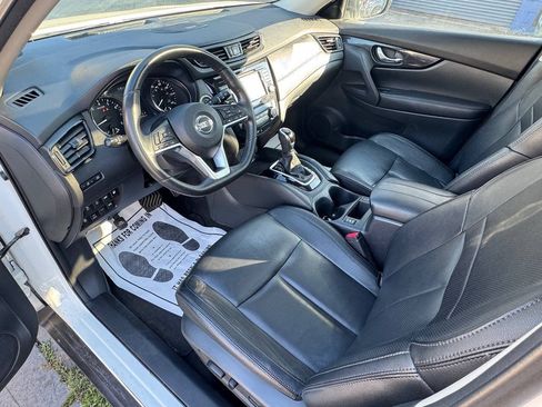 Used 2018 Nissan Rogue SL w/ Premium Package AWD/4WD image 9
