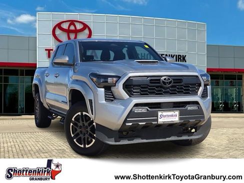 Used 2024 Toyota Tacoma TRD Sport AWD/4WD image 1