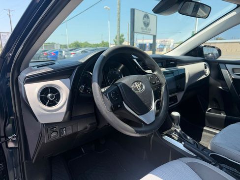 Used 2017 Toyota Corolla LE FWD image 9