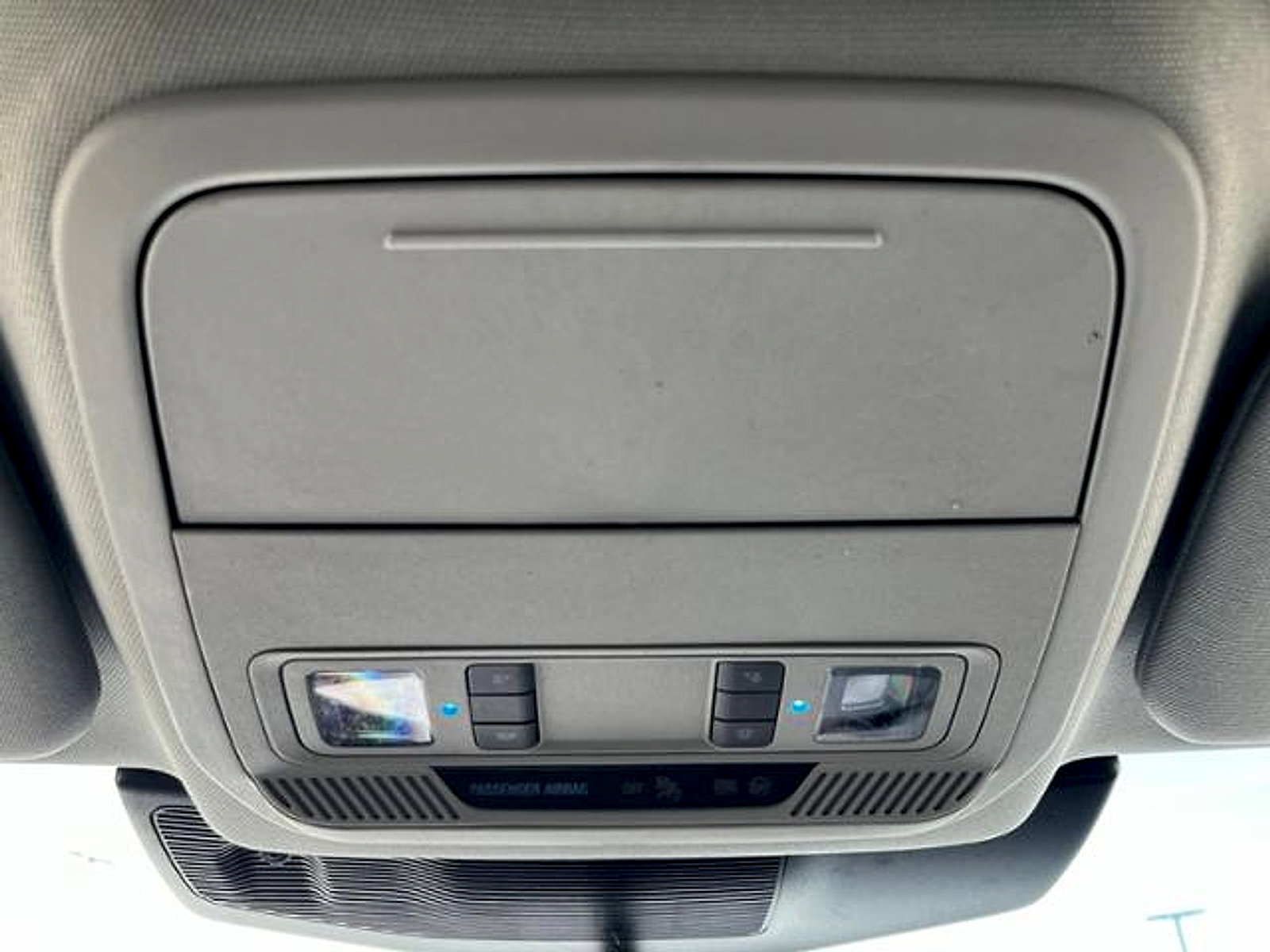 Used 2022 Ford Explorer XLT AWD/4WD image 17