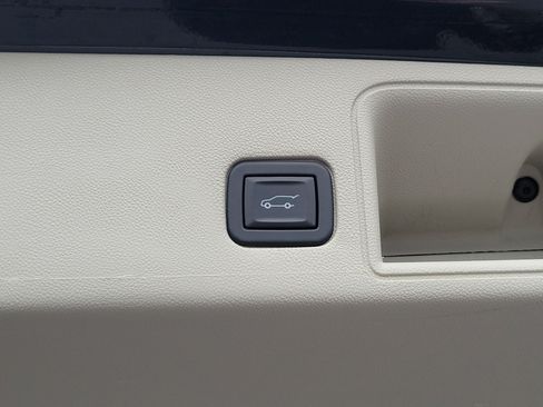 Used 2023 GMC Terrain Denali AWD/4WD image 16