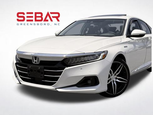 Used 2021 Honda Accord Touring image 2