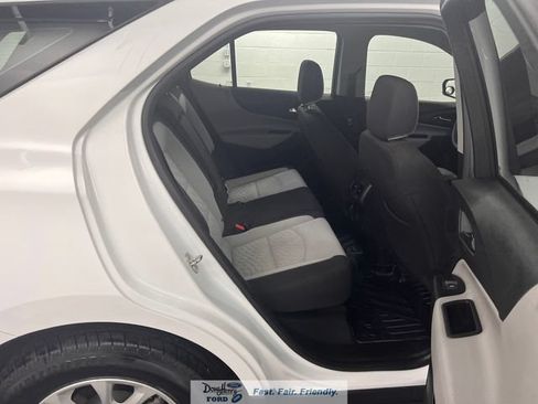 Used 2018 Chevrolet Equinox LS FWD image 33