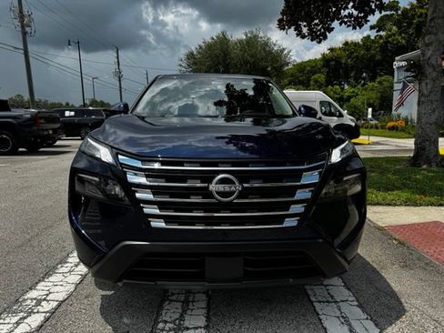 Used 2026 Nissan Rogue SV FWD image 3
