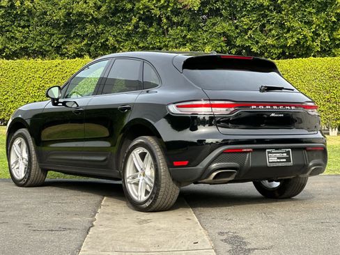 Used 2025 Porsche Macan image 3