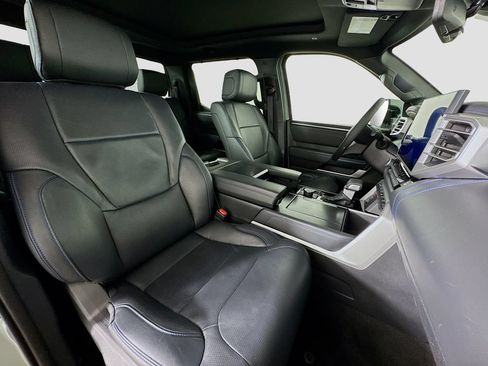 Used 2025 Toyota Tundra Platinum AWD/4WD image 30