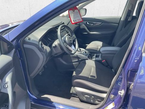 Used 2019 Nissan Rogue SV AWD/4WD image 11