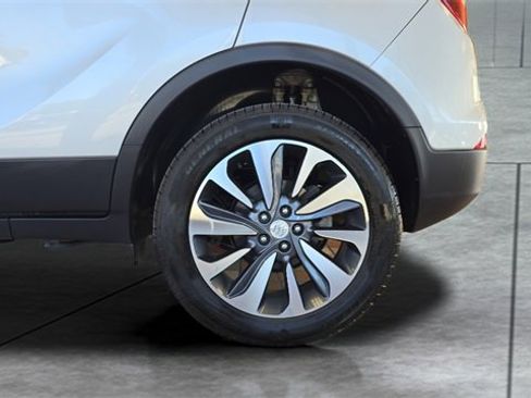 Used 2022 Buick Encore Preferred w/ Safety Package image 27