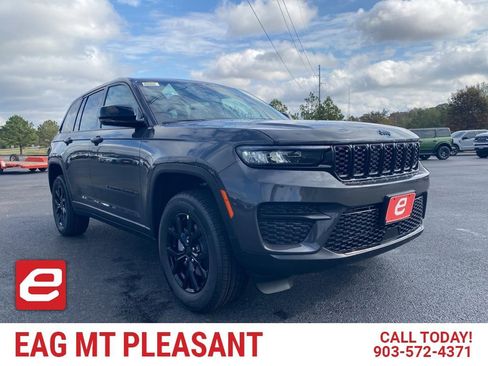 New 2025 Jeep Grand Cherokee Altitude image 1