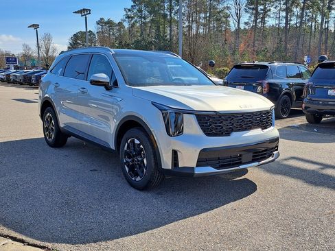 New 2026 Kia Sorento S w/ S Panoramic Sunroof Package image 3