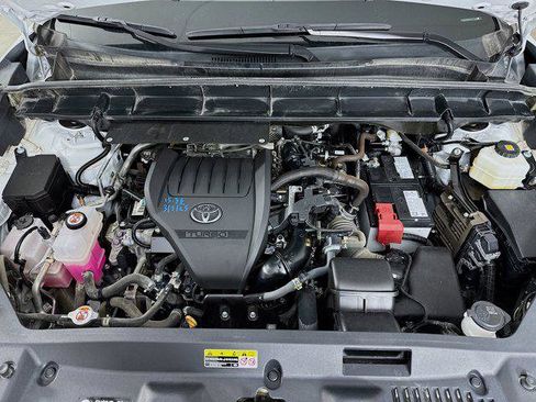 Certified 2024 Toyota Highlander XLE AWD/4WD image 31