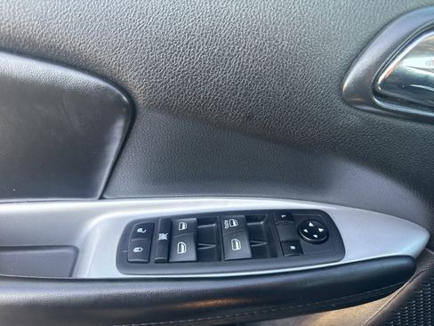 Used 2020 Dodge Journey SE w/ SE Popular Equipment Group image 6