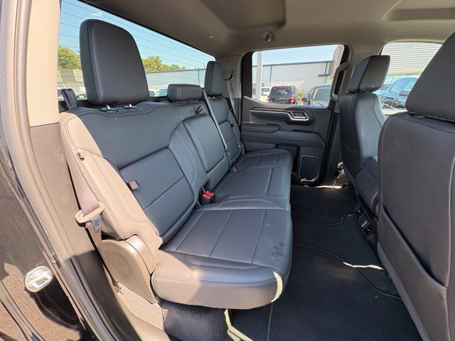 Used 2025 GMC Sierra 1500 SLT AWD/4WD image 31