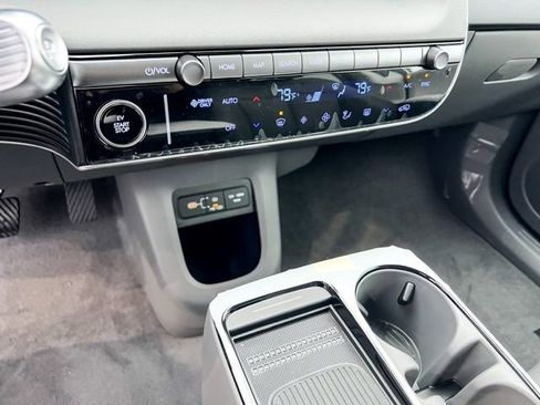 New 2026 Hyundai Ioniq 5 SEL image 17
