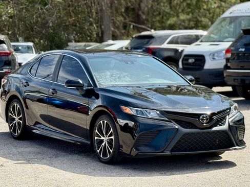 Used 2020 Toyota Camry SE w/ Audio Package image 1