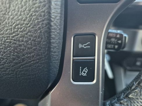 Used 2019 Toyota Tacoma SR5 w/ SR5 Appearance Package (SM) image 20