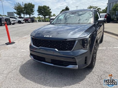 Used 2024 Kia Sorento S FWD image 11